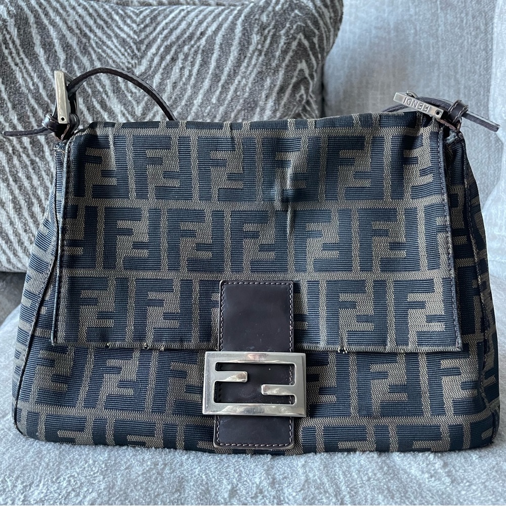 RESERVED FOR SAM - SOLD - Fendi Zucca Canvas Mamma Baguette Shoulder Bag - Picture 3 of 17